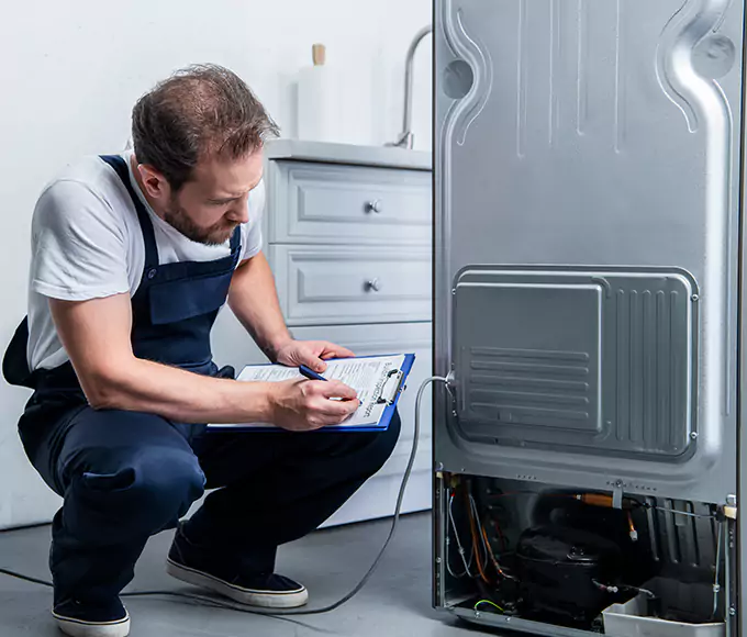 Why East Hartford, CT Homeowners Choose East Hartford Appliance Pro for Refrigerator Leak Repair?